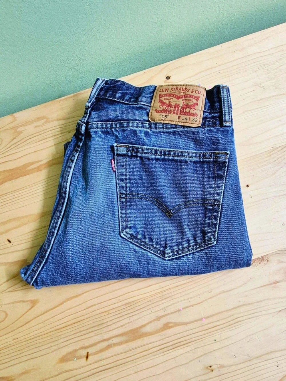 Levi's 505 Men's Regular Fit Straight Leg Jeans – 34x32